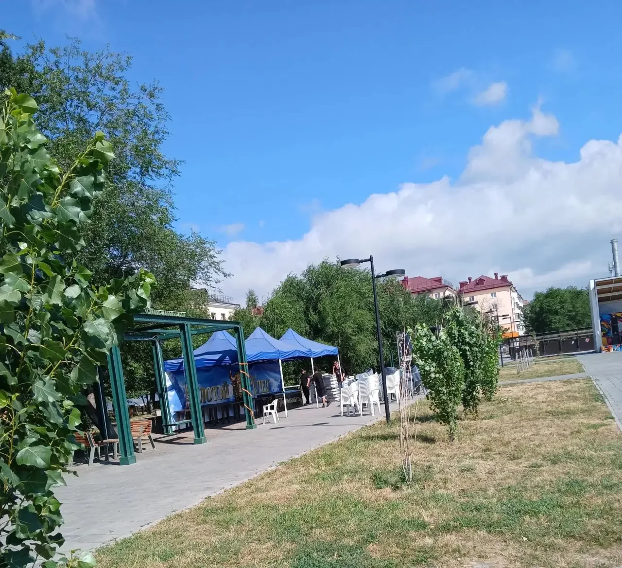 Кто нибуьь знает,что то будет за иероприятие на площади Экран?