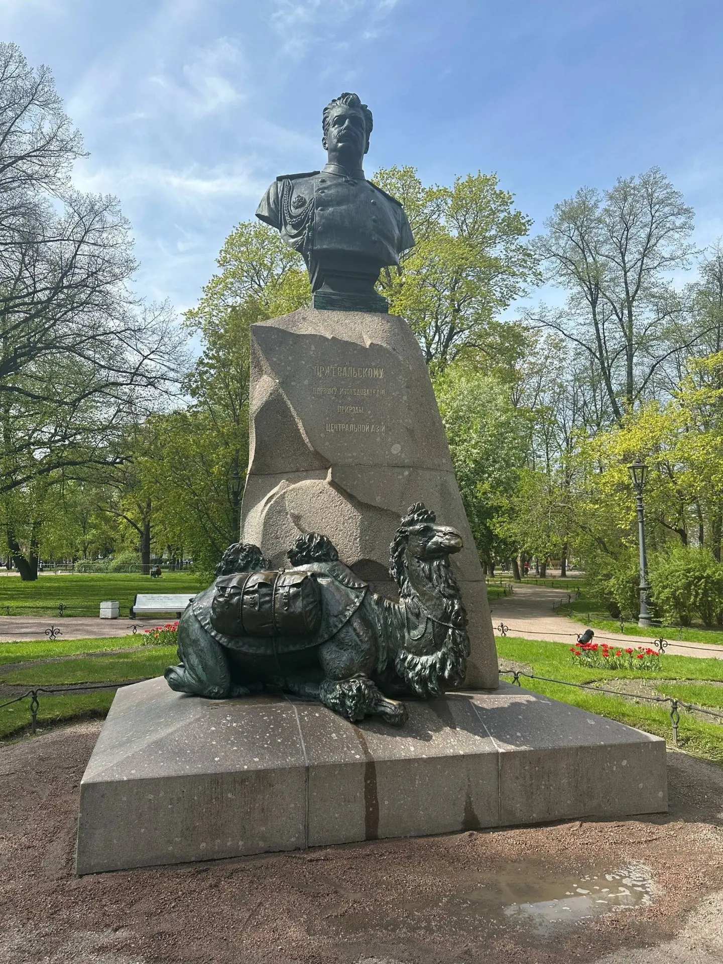Мы много говорим о вреде неосознанного вандализма, о последствиях десятков тысяч прикосновений к гор