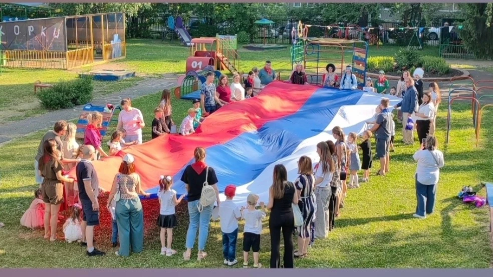 🇷🇺 Накануне Дня России в нашем детском саду состоялось потрясающее мероприятие, посвящённое нашей 
