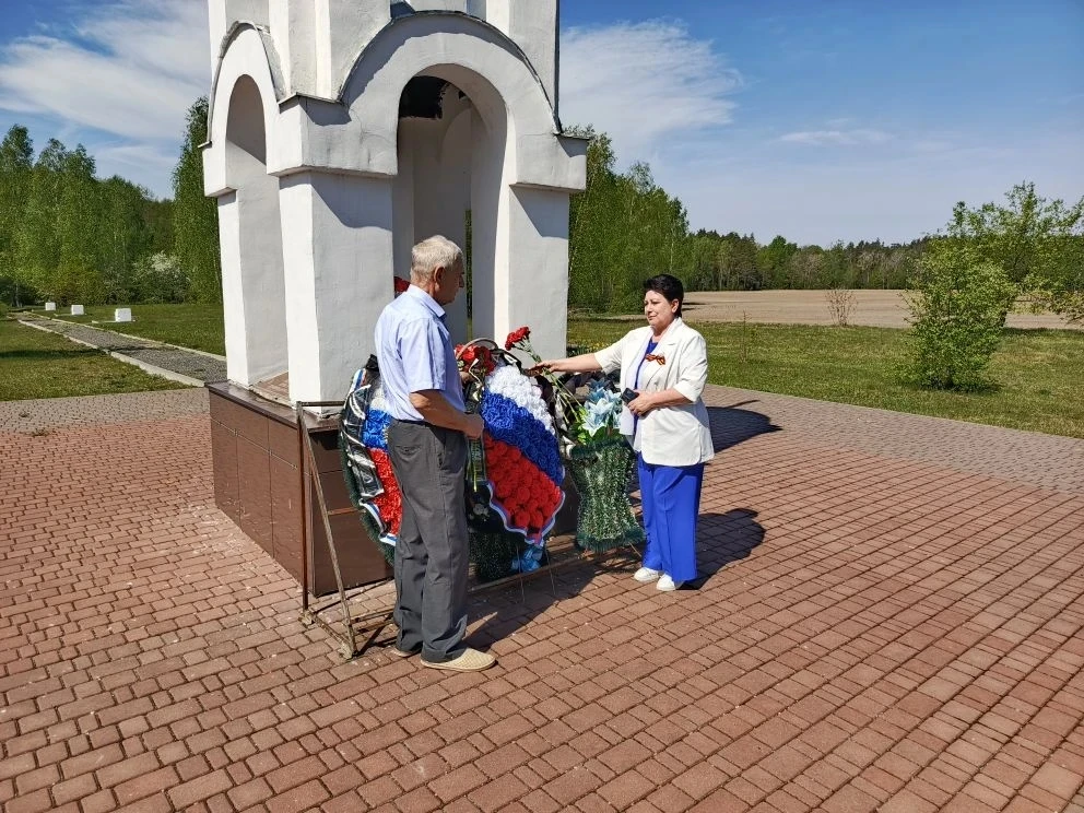 🇷🇺Руководители Клинцовского района, Холуев В. И. и Максименко Л. И. вместе с прокурором района Родин