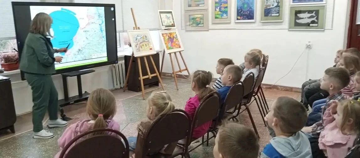 🌊 День озера Ханка — праздник для юных исследователей!  В старшей группе №6 прошёл увлекательный эко