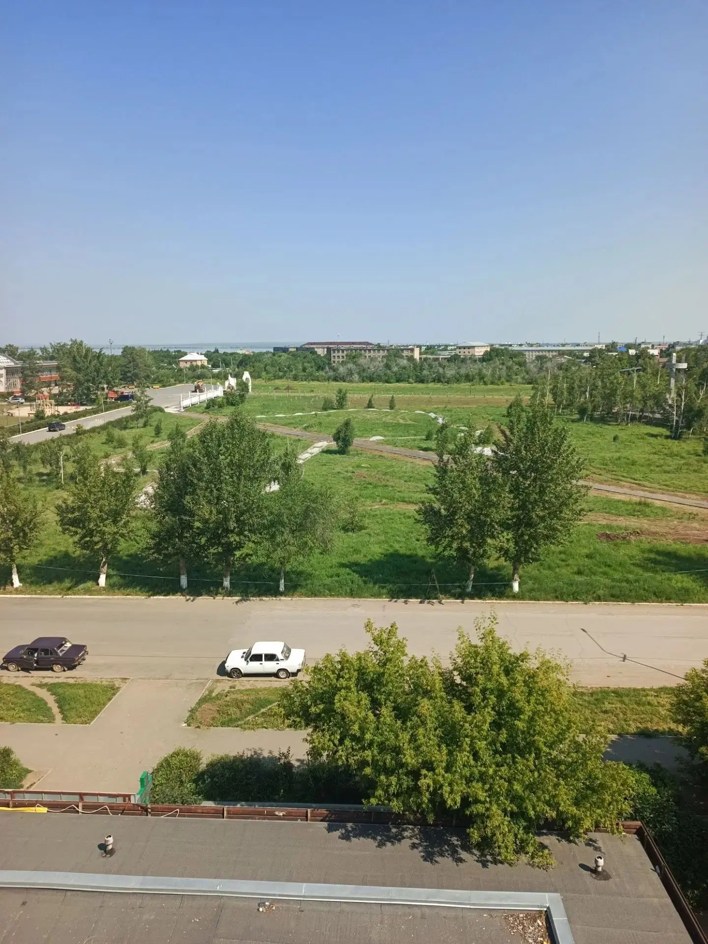 🚧 В ЦЕНТРАЛЬНОМ ПАРКЕ ПРОДОЛЖАЕТСЯ БЛАГОУСТРОЙСТВО ПЕШЕХОДНЫХ ДОРОЖЕК