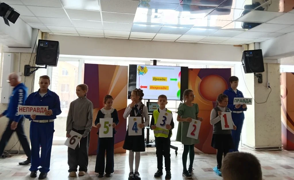 🚦 14 марта в «Школе светофорных наук» прошёл городской конкурс «Светофорный турнир» среди обучающихс