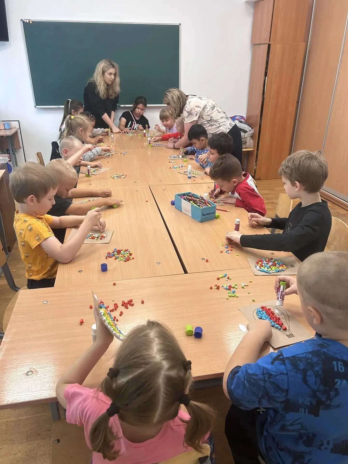 Мастер-класс под названием «Бумажных дел мастер» прошел 11 августа в ДК им. В. В. Маяко...