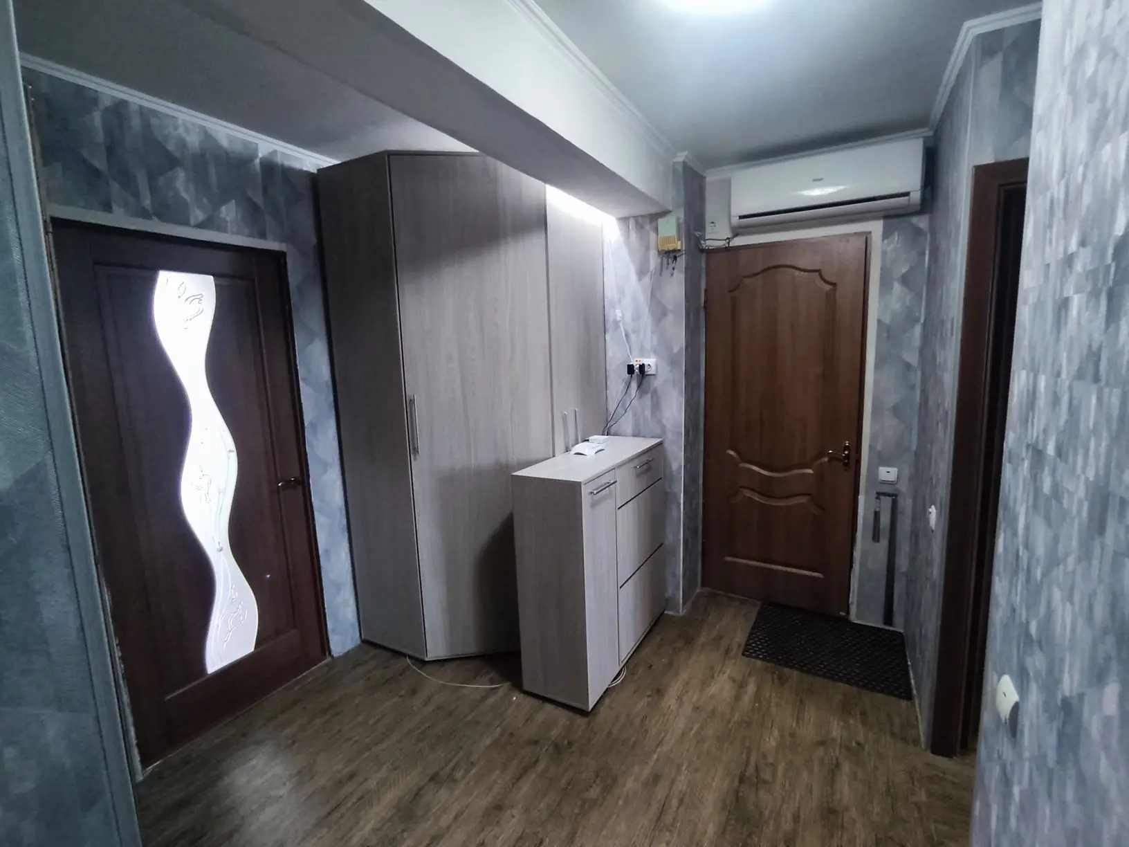 Продам СРОЧНО!!! 3-х комнатную квартиру, трёшку, без мебели, пгт. Раздольное, Раздольненского района