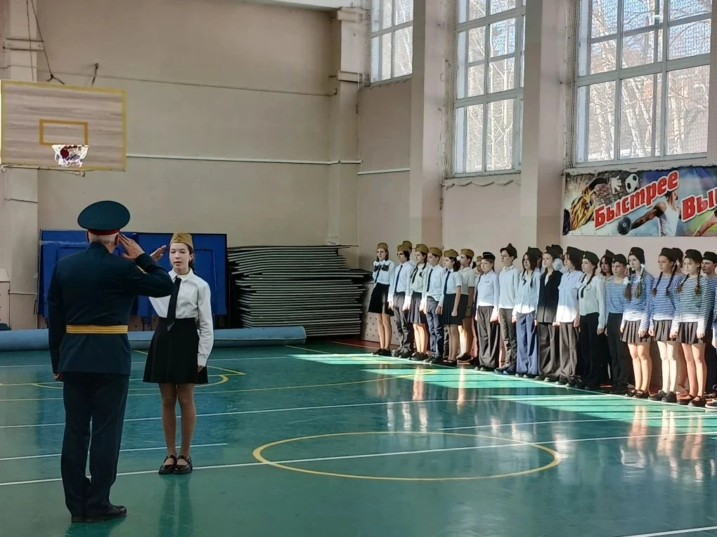 ⭐️Военно-патриотический месячник⭐️ 🪖  В гимназии традиционно прошёл  школьный конкурс «Смотр строя и