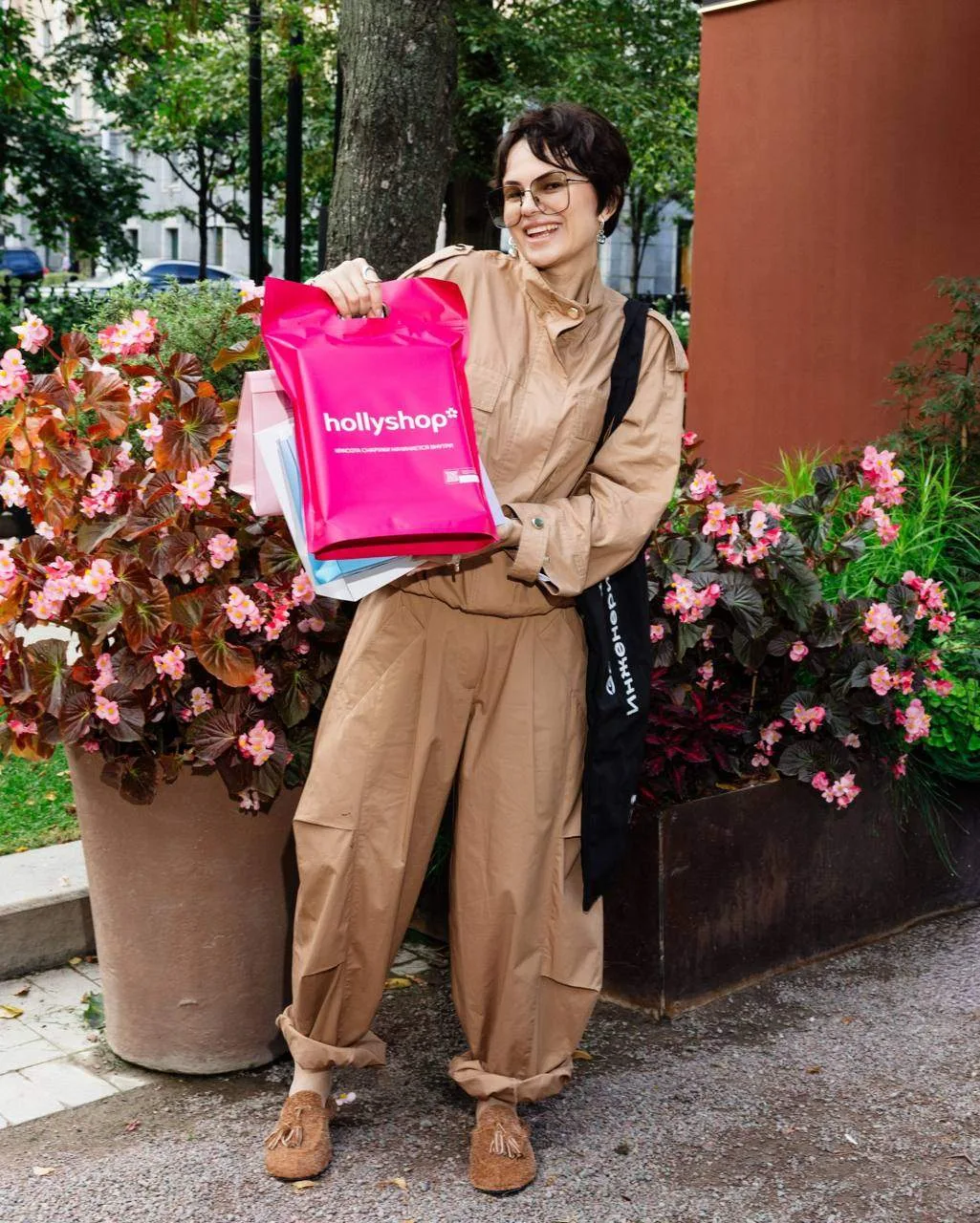 Весь Тверской бульвар в розовых пакетах hollyshop 🌸