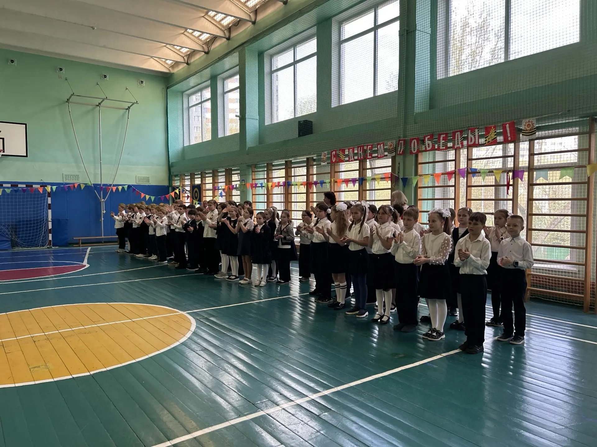 Торжественный парад   ✨ В начальной школе в преддверии 9 мая прошел торжественный парад, посвященный