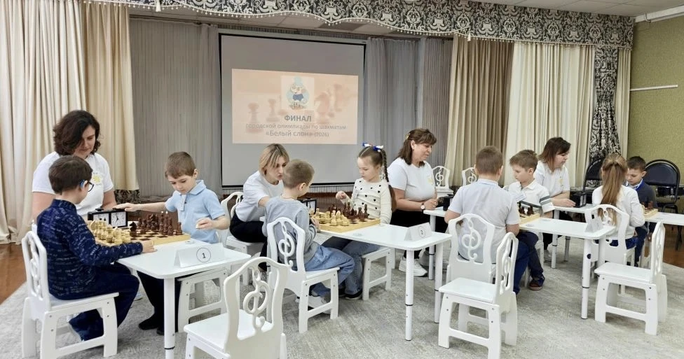 В Липецке впервые прошла городская шахматная олимпиада для дошкольников «Белый слон» 🐘   В первом ту