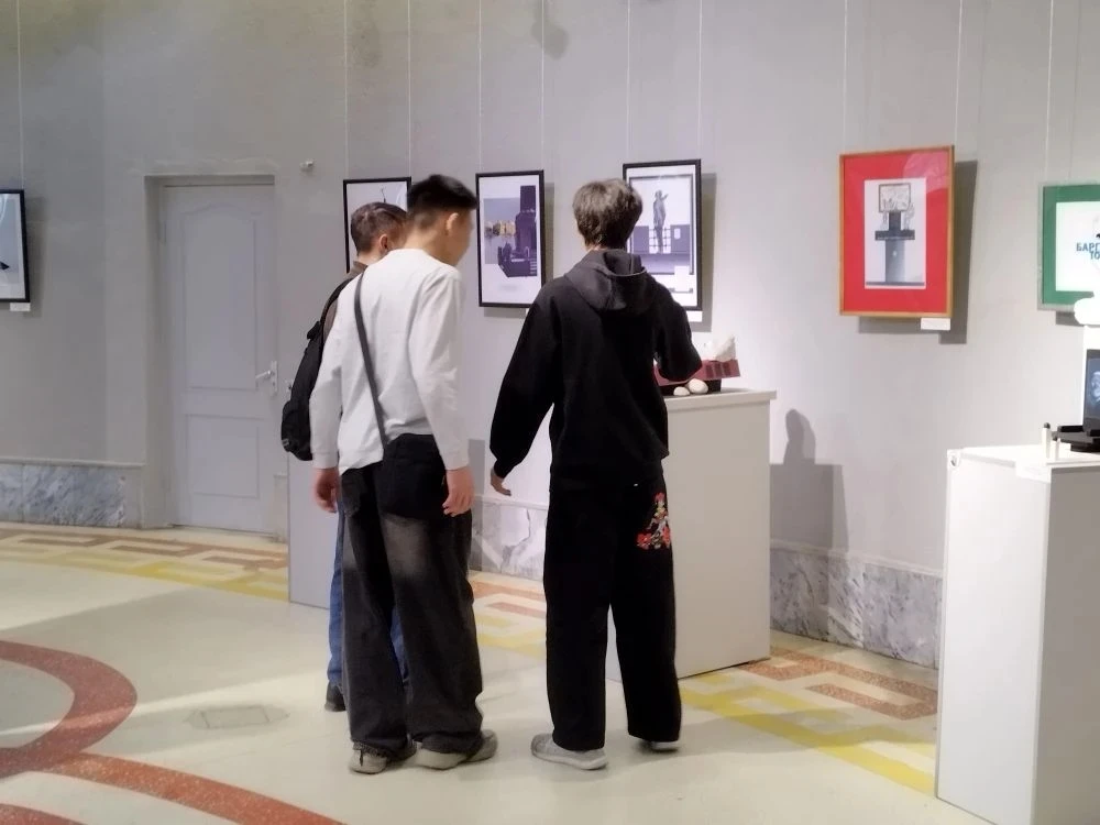 Вдохновение в каждом штрихе!  📌23 апреля студенты групп ПС‑51 и ПС‑52 посетили выставку художника‑ар