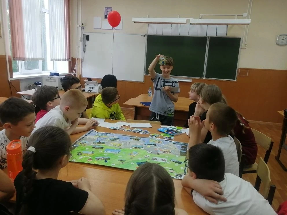 🎈Про активистов🎈 В День защиты детей юные активисты Движения Первых по всей стране да...