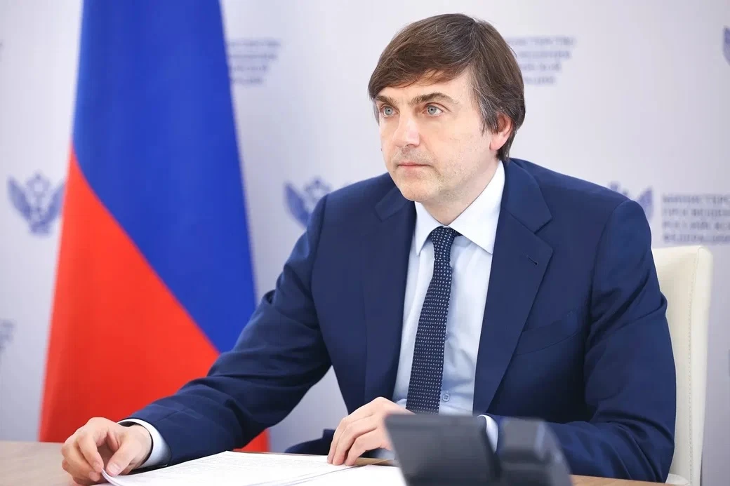 Власти рассказали о будущих изменениях в ЕГЭ: обществознание обновят, арабский язык мог...