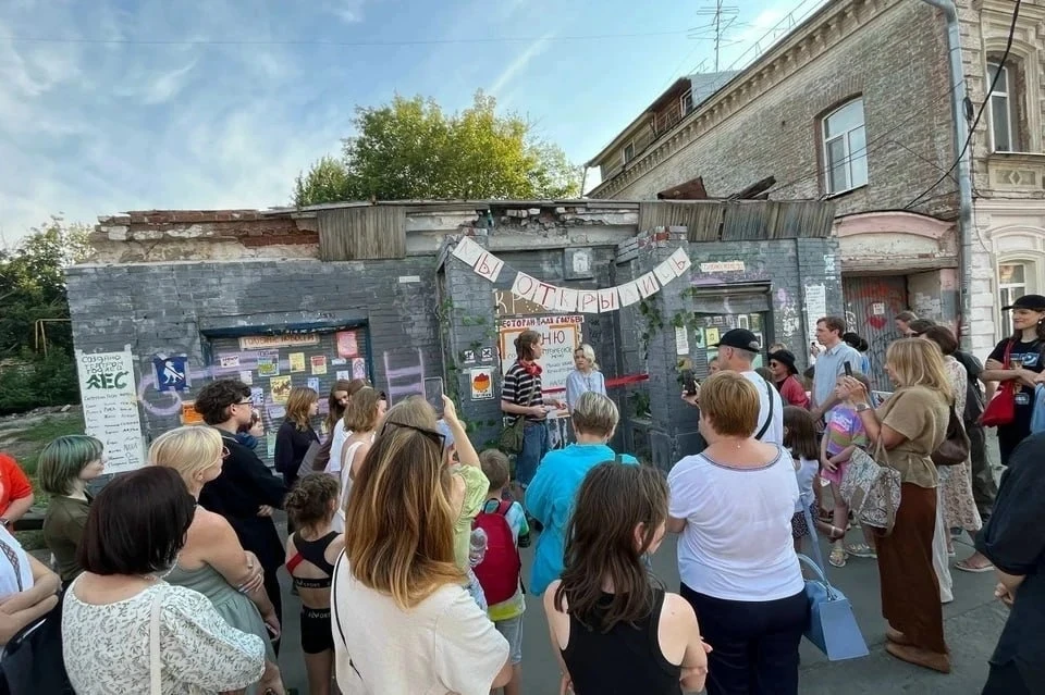 🕊 В Самаре закрыли «ресторан для голубей»

В Самаре дети превратили заброшенный дом на улице Некрас
