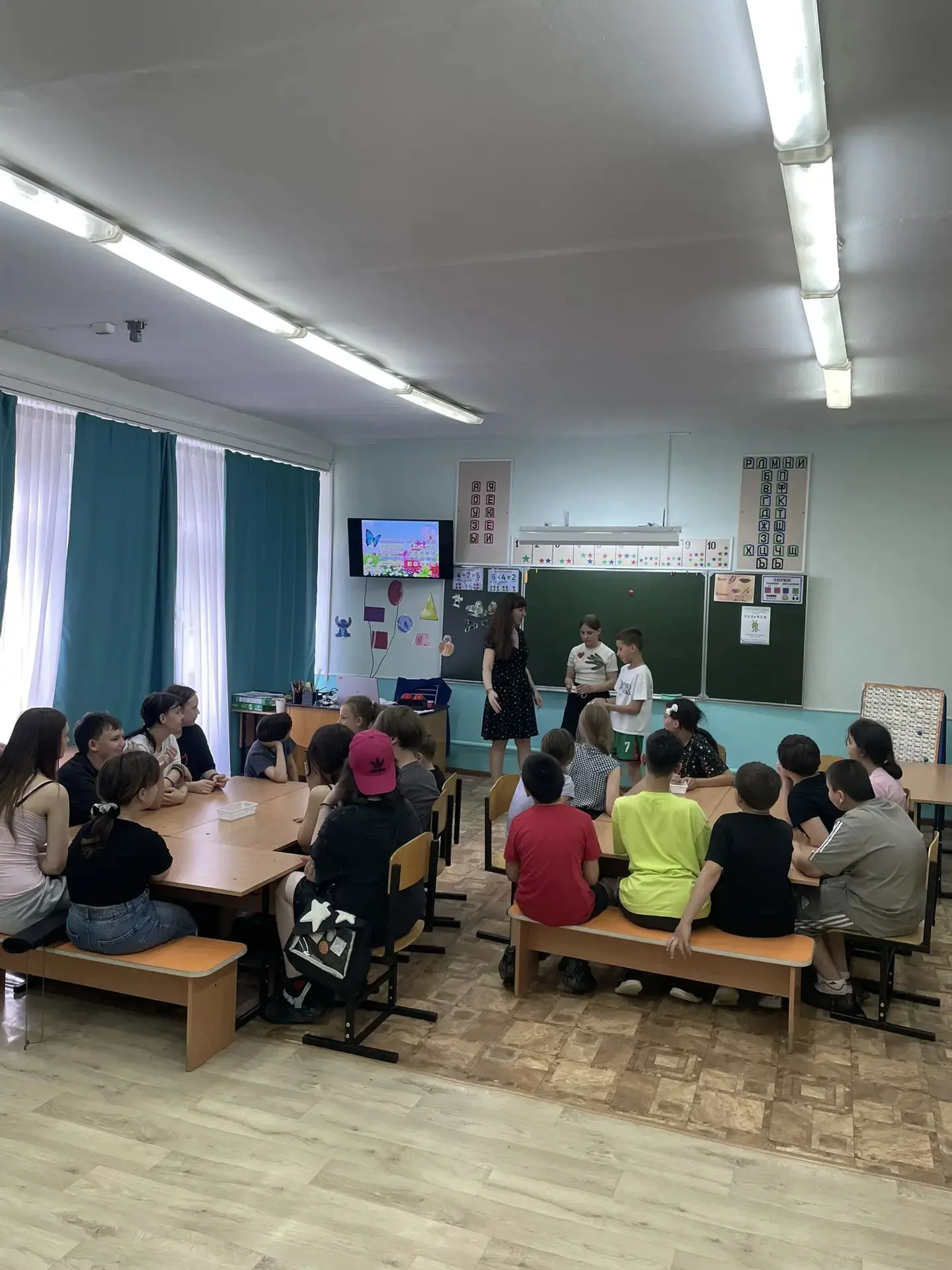☀️ Игра "Здравствуй, лето"

Ребята посетили домовой клуб «Гайдаровец».

Дети разделились на команды,
