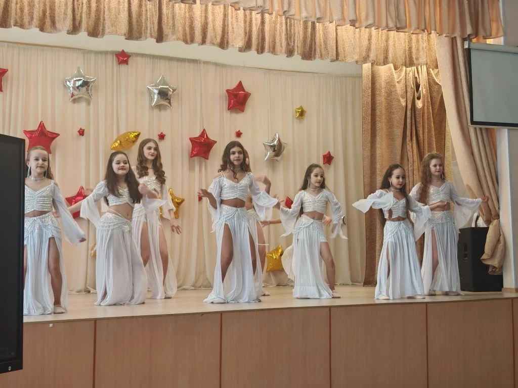 Вчера в нашей школе царила настоящая Весна! 🌷  Мы с огромным удовольствием провели праздничный конце