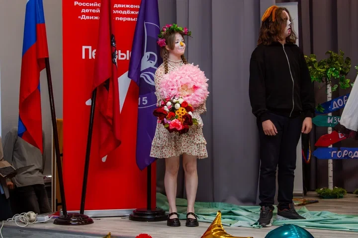 🎭 Мы на театральном фестивале «Северное сияние»  Второй год подряд ученики 9 «А» класса участвуют в 