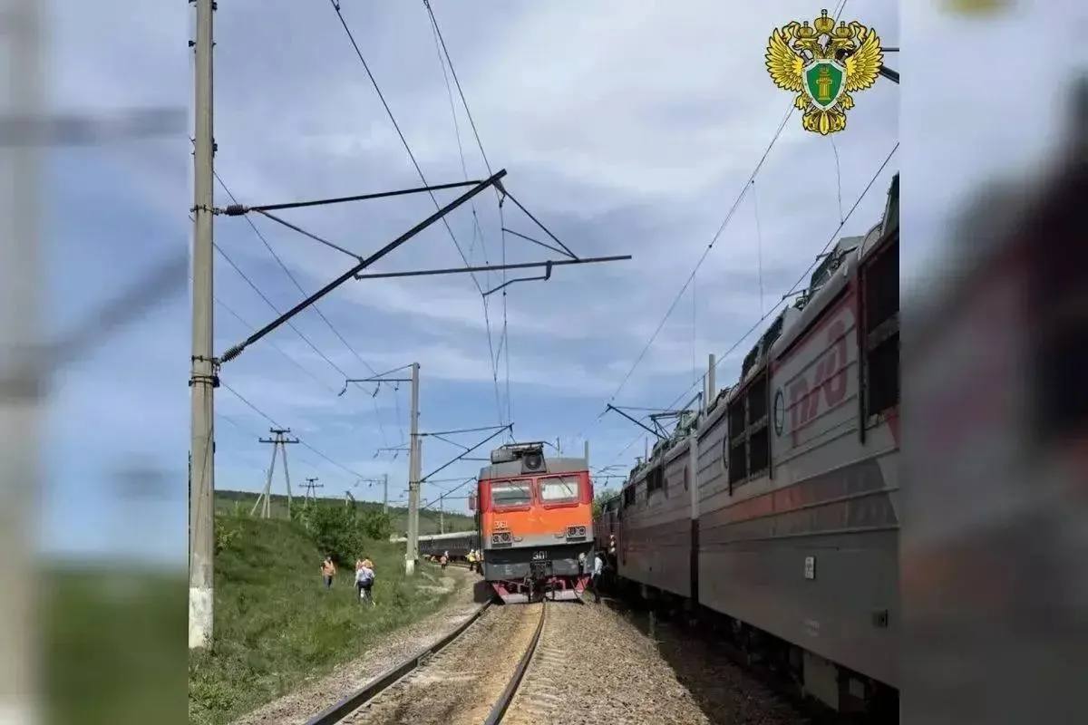 🚆 Локомотив пассажирского поезда Саратов - Имеретинский курорт сошел с рельсов.  На участке между ст