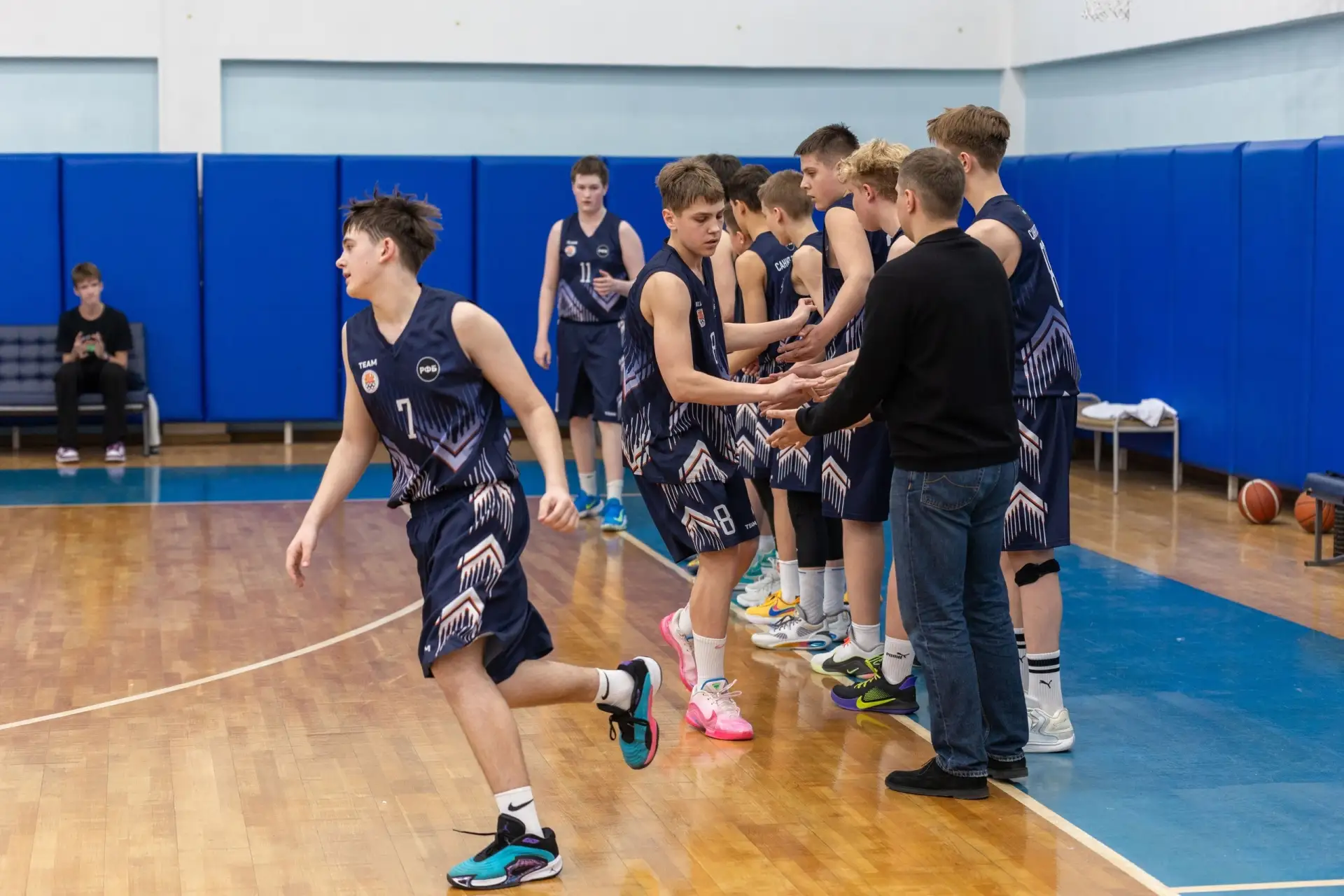 🏀 Победа в баскетболе!  Учащийся 7 «А» класса гимназии №32 «Гимназия петербургской культуры» Михаил 