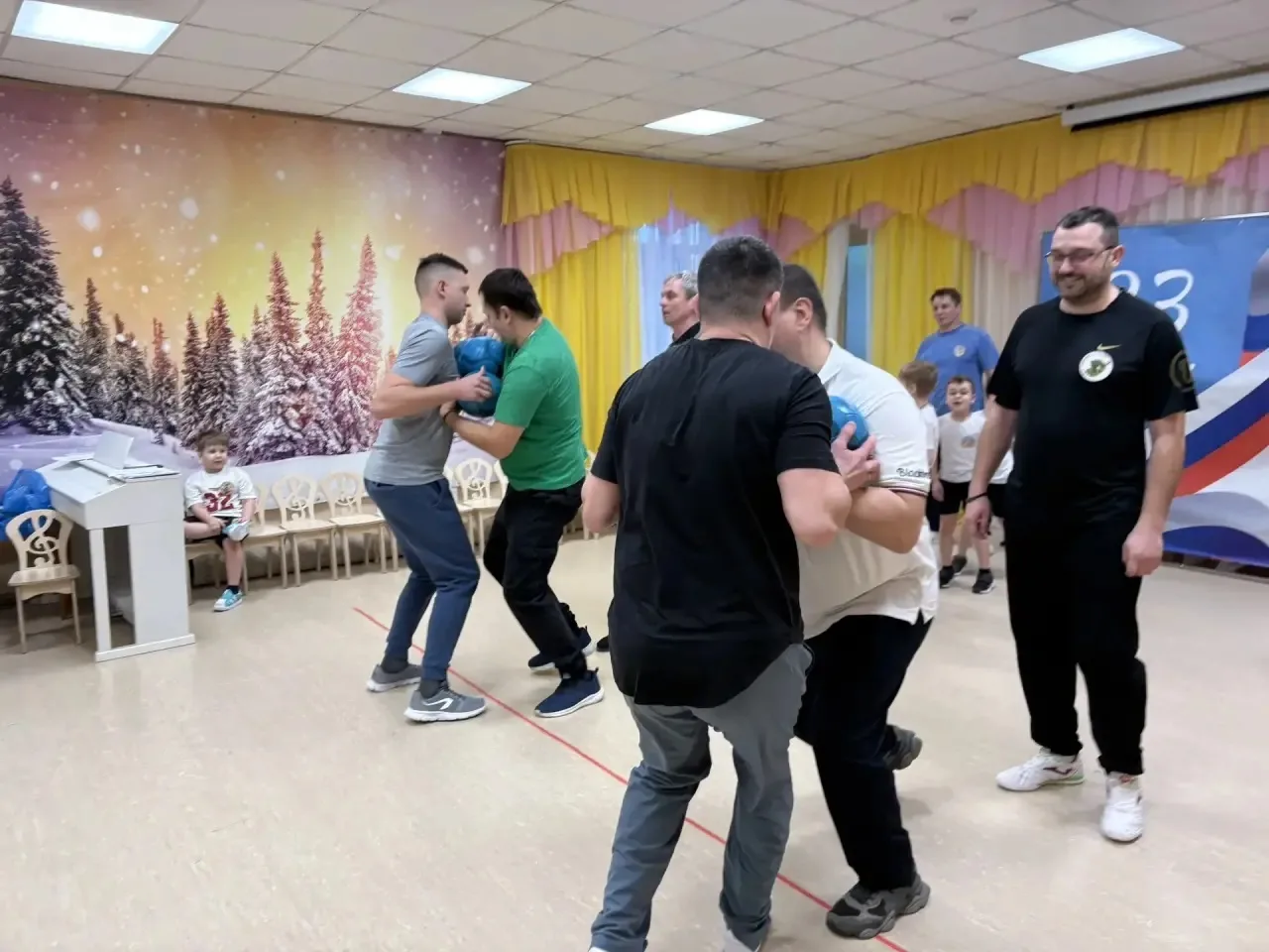 Праздник 23 февраля в детском саду - хороший повод для воспитания у дошкольников чувства патриотизма