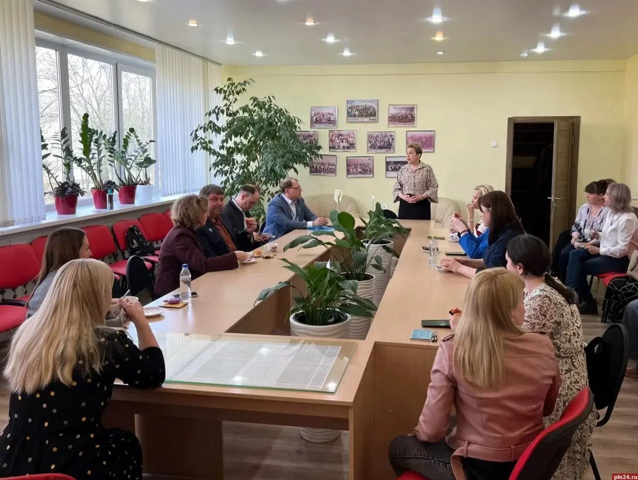 ❗️Сегодня родители псковских школьников написали единый государственный экзамен по русскому языку. 👩