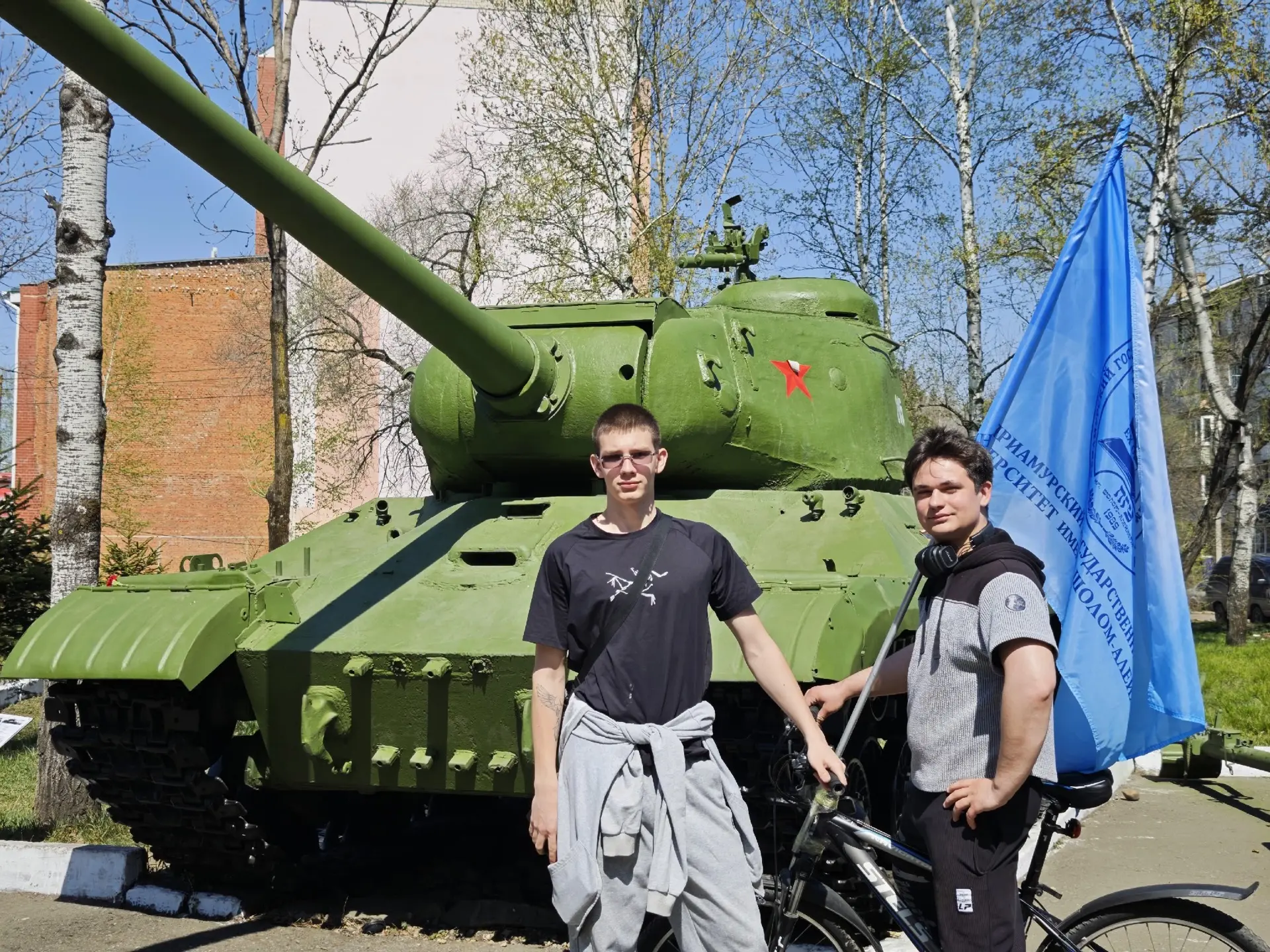 🚴Турклуб Университета Шолом-Алейхема провел велопробег по маршруту Памяти в Биробиджане  Туристическ