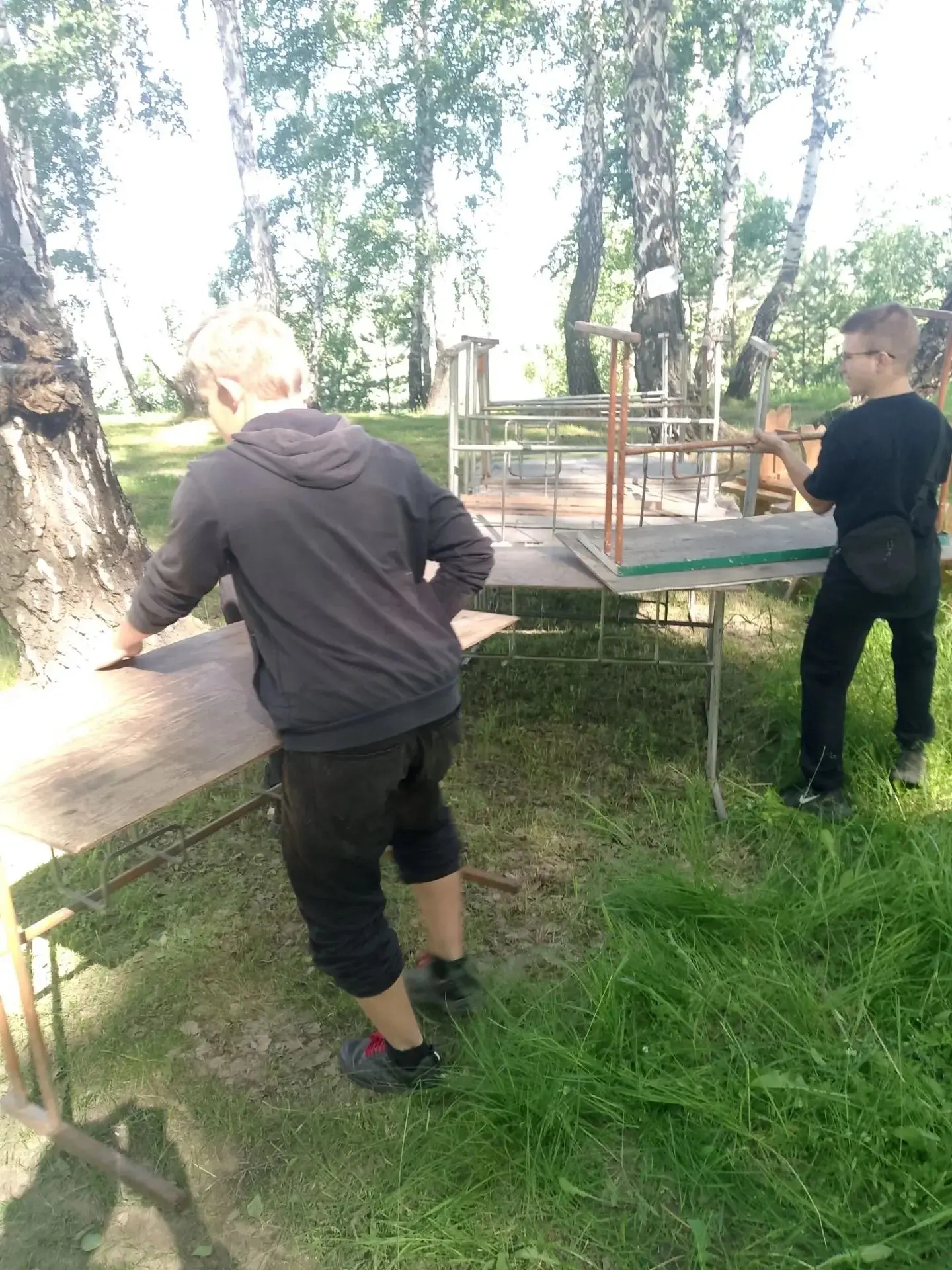 Сила в деле: как наши парни помогли подготовить «Яр любви»
Лето — время не только для отдыха, но и д