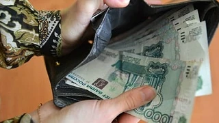 Украла 18 тысяч, пока хозяин спал — и сама же их потеряла

Жительница Рославльского района попала в 