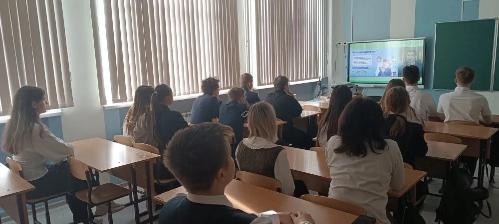 Профилактические уроки по безопасности в социальных сетях. На прошлой неделе проведены важные профил
