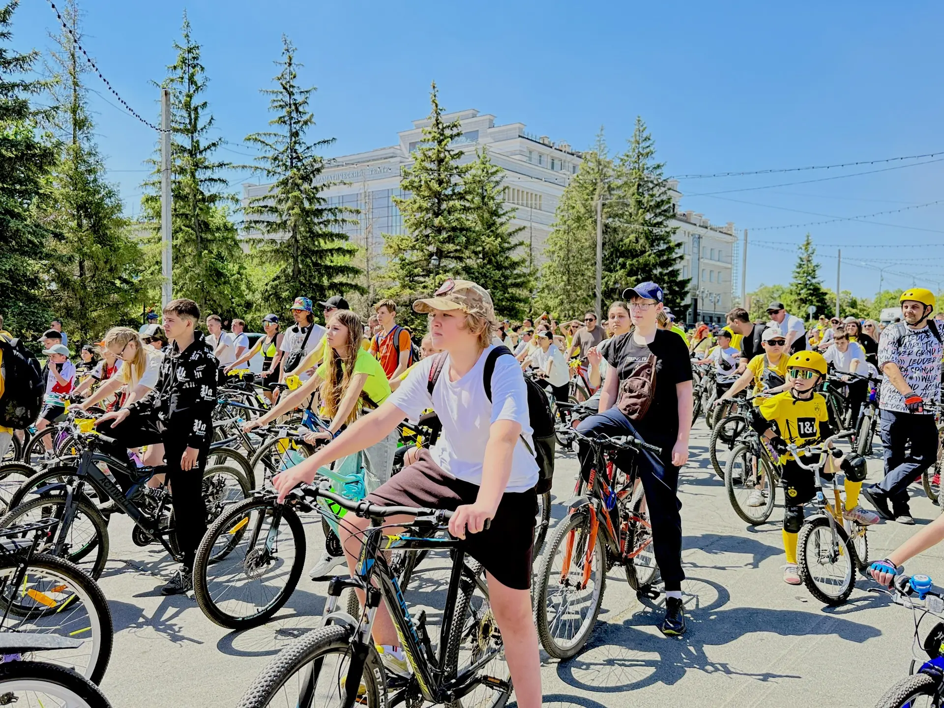 Доброго субботнего дня, друзья!   Сегодня центр нашего любимого города на пару часов стал территорие