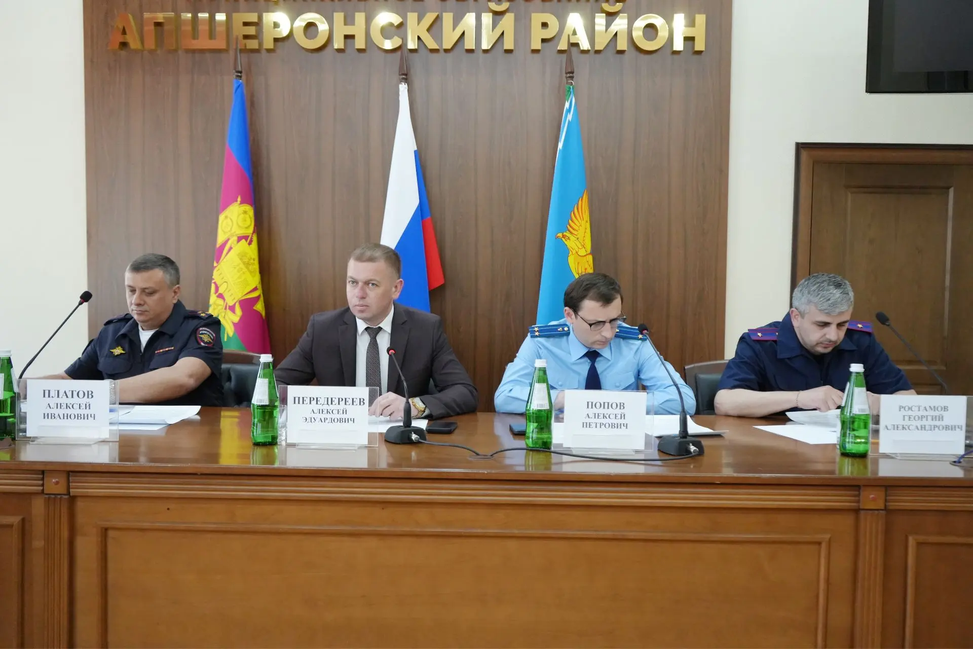 С руководителями силовых структур провели совместное заседание антитеррористической ком...