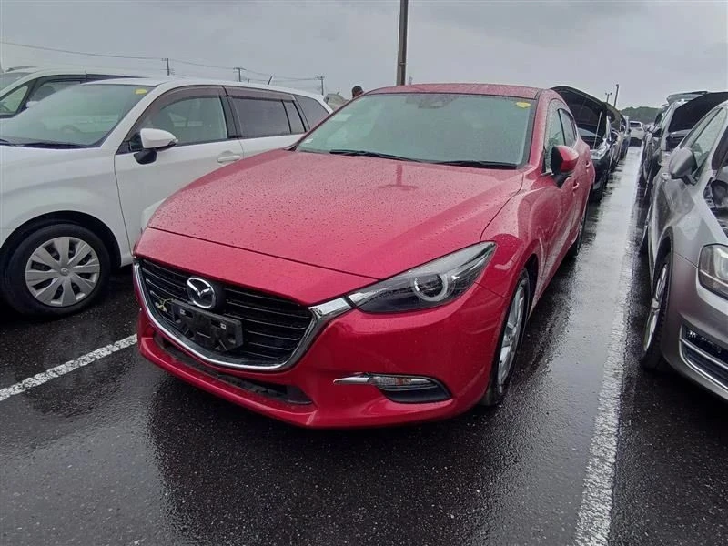 Купленная нами 17 августа MAZDA AXELA ждёт своей очереди в Японии для отправки во Влади...