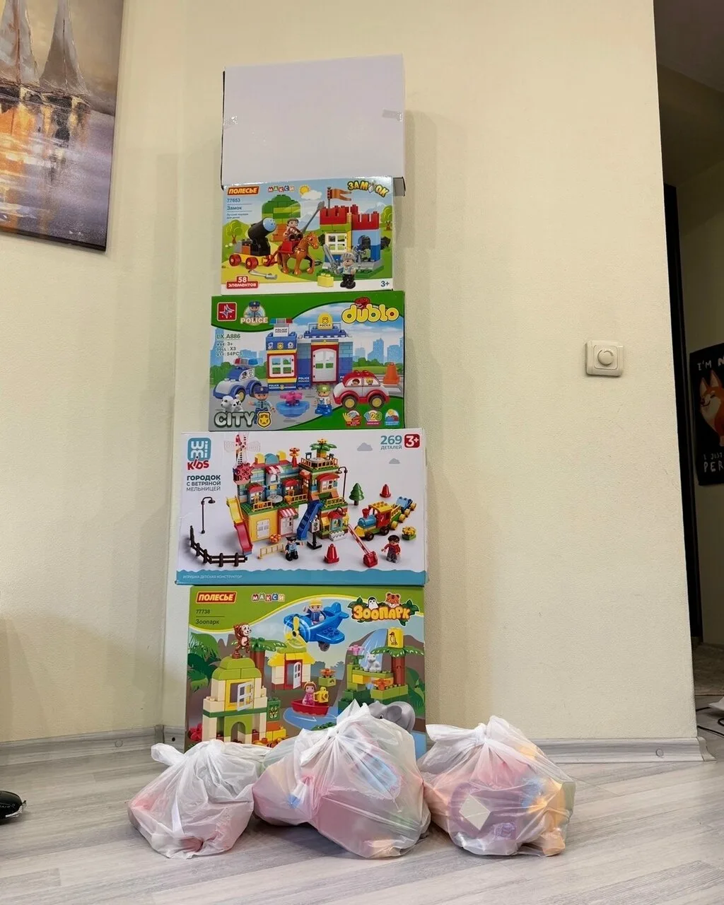 Конструктор Lego макси+ Полесье макси. Качество отличное ! Блоков 1000 шт! В наборах конструктора зд