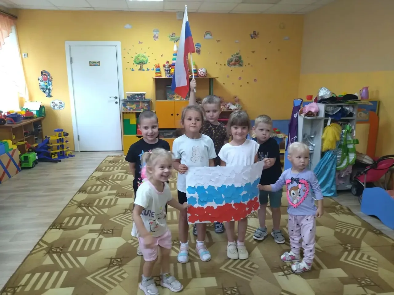 В нашей дежурной группе был особенный день — яркий, торжественный и очень познавательны...