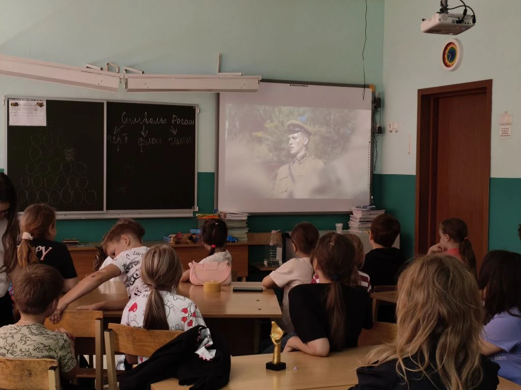 Сегодня в рамках тематического занятия в летнем лагере мы вместе с ребятами посмотрели художественны