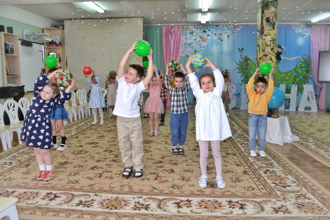🌍 В рамках праздничного мероприятия, посвящённого Международному дню Земли, ребята из ...