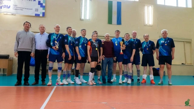 Возраст — не помеха. Настоящий спорт — это навсегда 💪🏐  В БашГАУ завершился «Кубок ректора» по волей