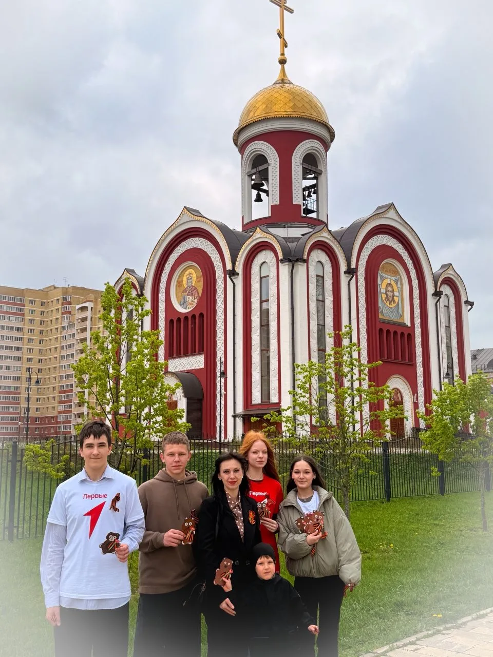 🎗⭐🐻Ученики 8 -8 класса приняли участие во Всероссийских акциях «Георгиевская ленточка» и «Мишка памя