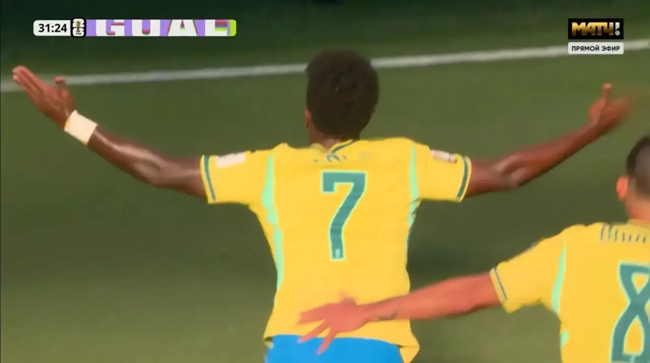 ГООООООООООЛ! 32’ Винисиус

🇧🇷 Бразилия 1:1 Марокко 🇲🇦