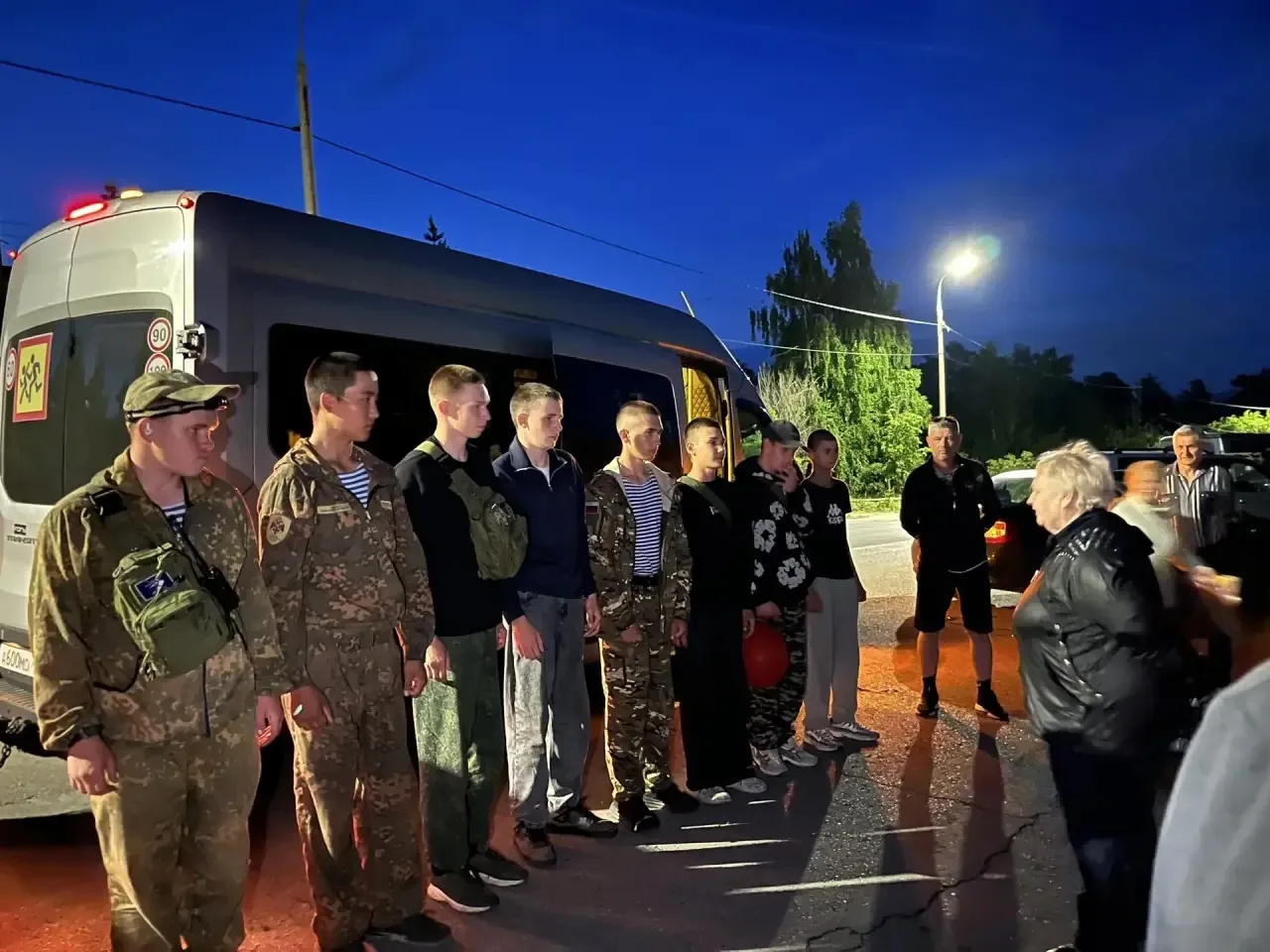 Сегодня ночью мы встречали наших победителей. Герои!