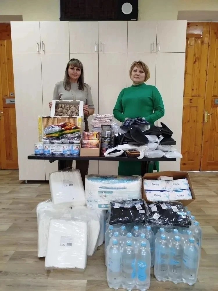 В рамках партийного проекта «Старшее поколение» партийные активисты Константиновского м...