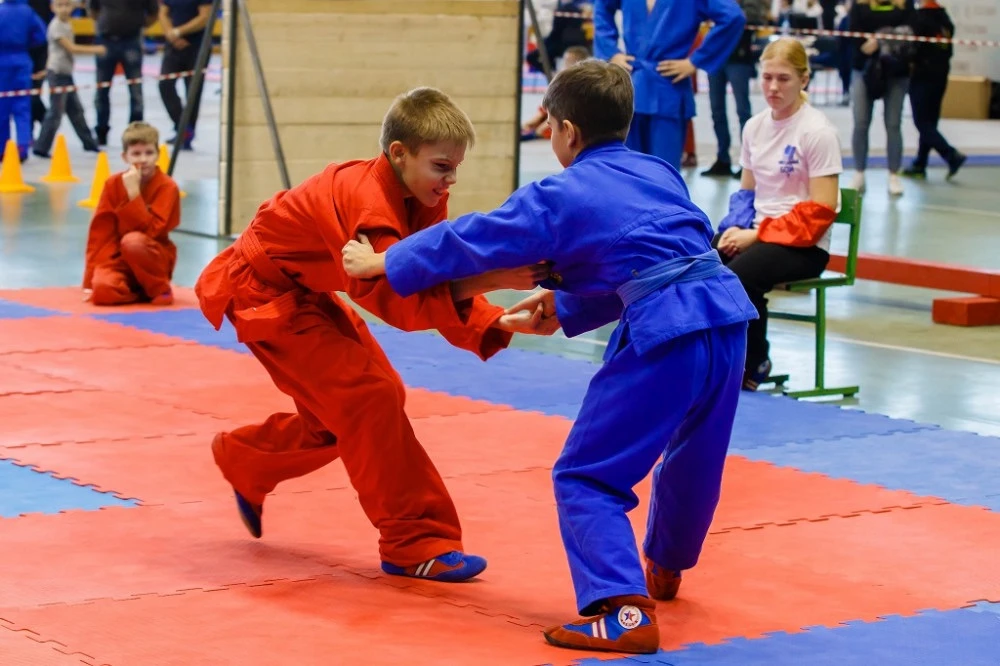 🥋 Универсальный бой — спорт сильных, смелых и целеустремлённых! 💪

Универсальный бой — это уникаль