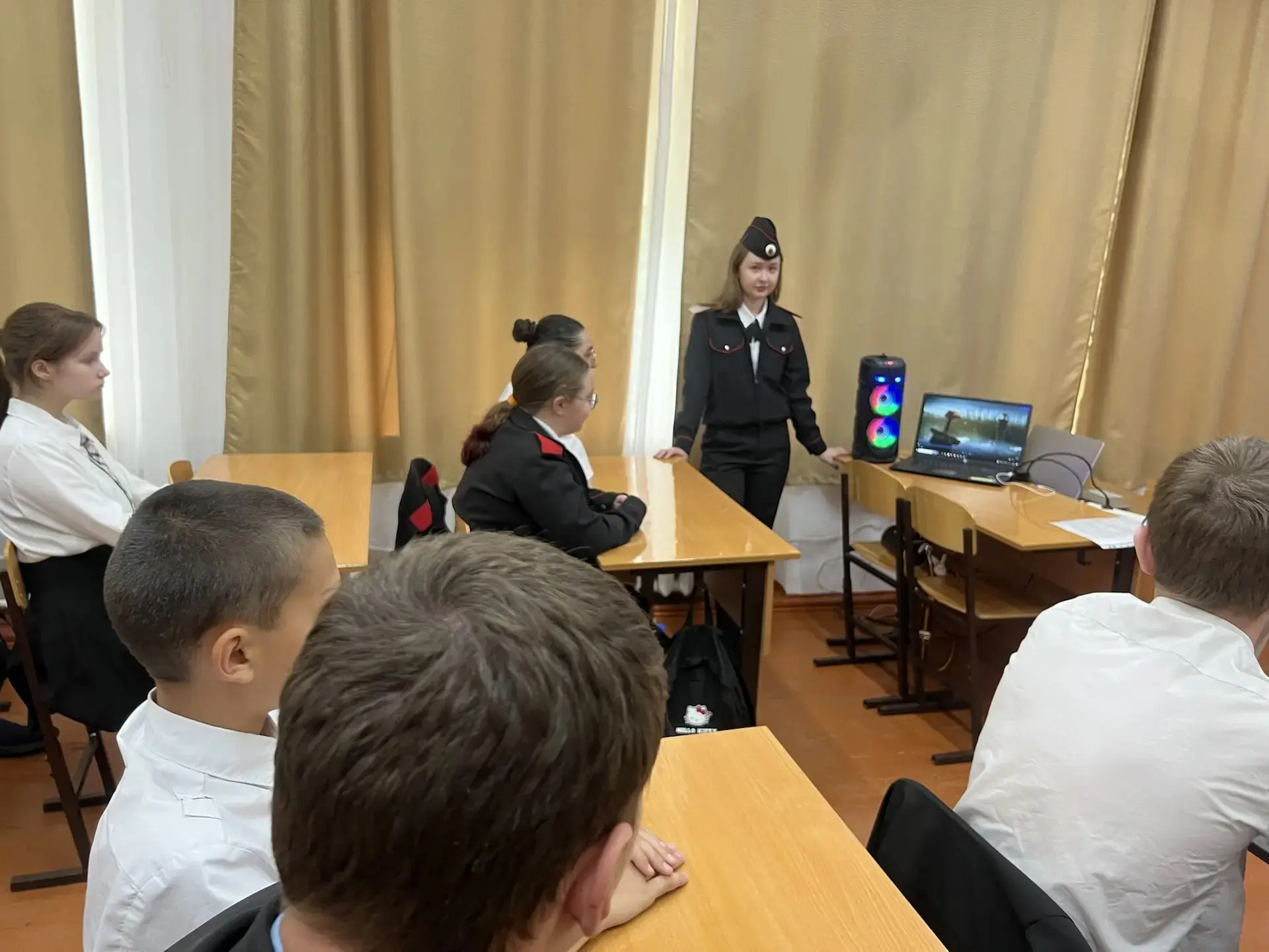 🌻В школе казачьей направленности МБОУ СОШ № 7 им. Кошевого Ф.А. представители Союза казачьей молодёж