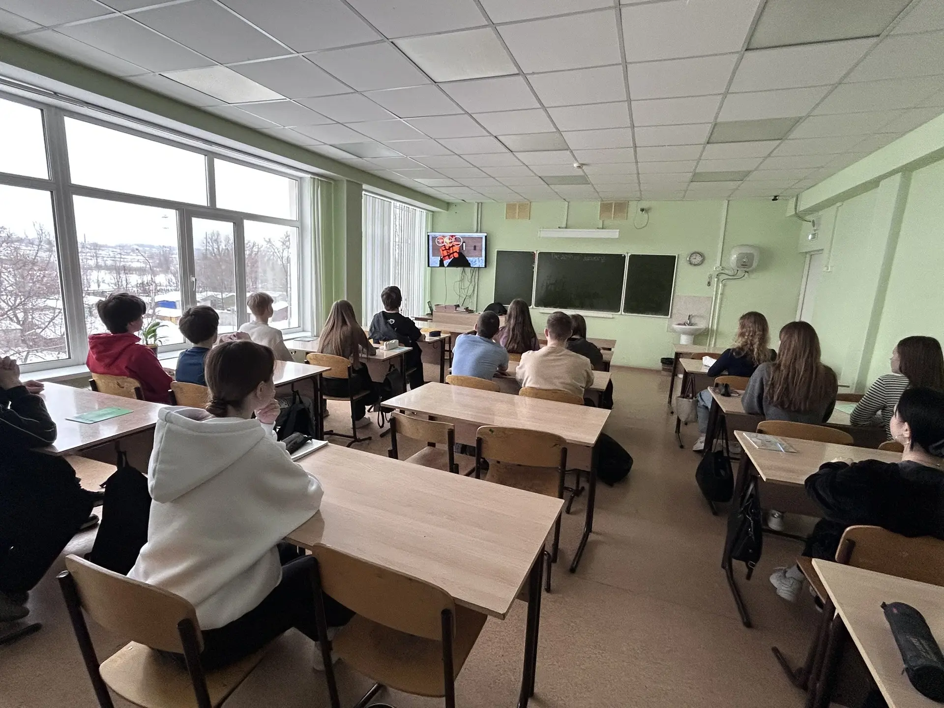 🔥 Безопасность на водоёме зимой: важные правила помним всегда! 🔥  В нашей школе в Стройкерамике прош