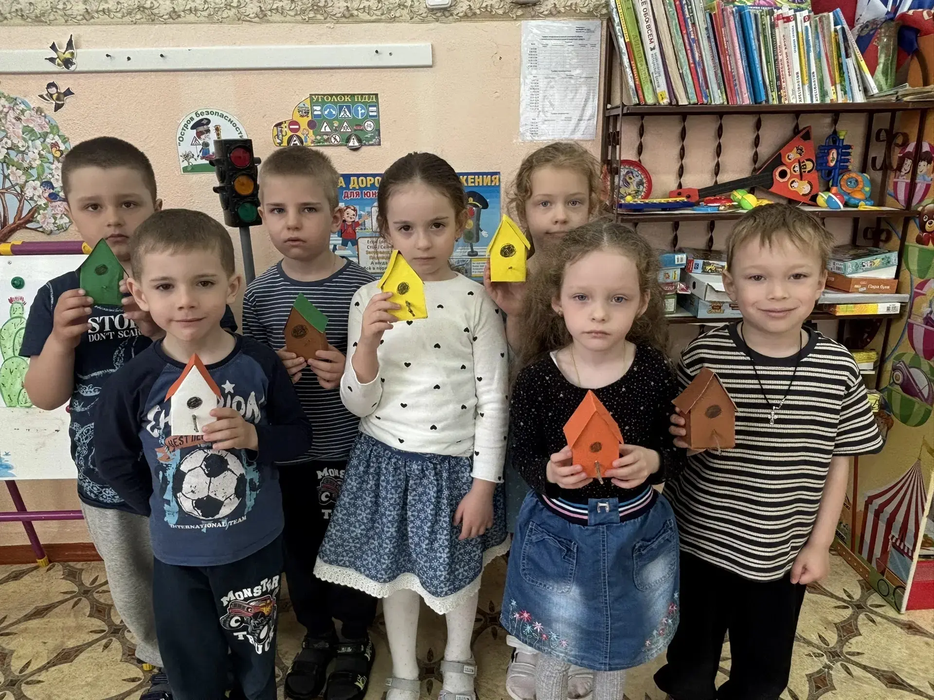 🦜✨ Маленькие мастера в заботах! ✨🦜