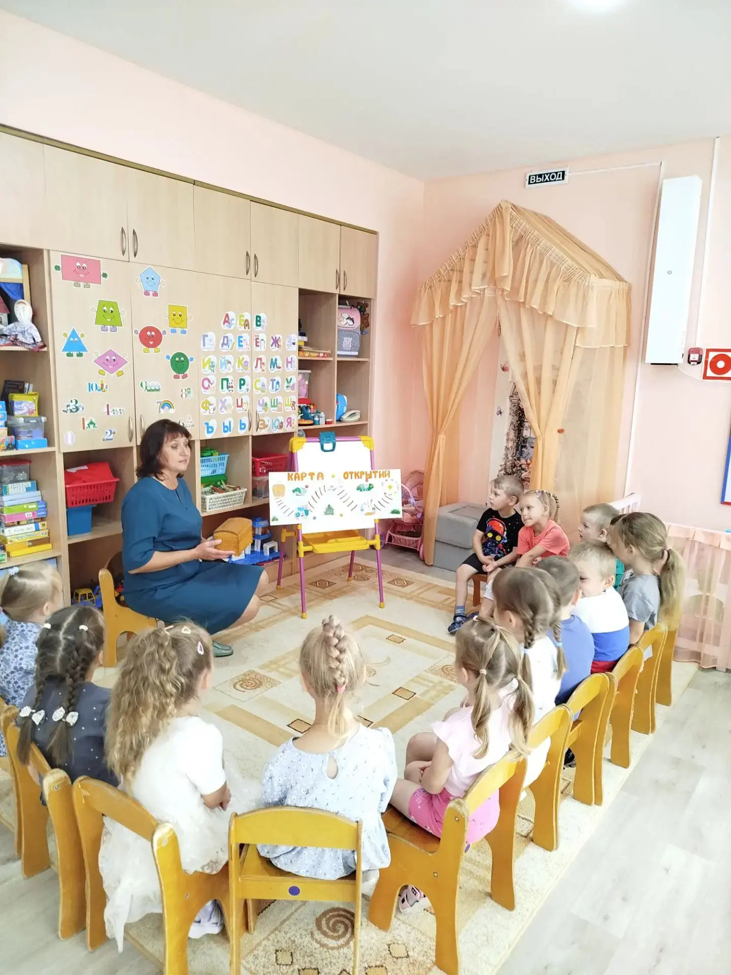 День знаний – праздник всех, кто любит узнавать новое. Сегодня воспитанники старшей гру...