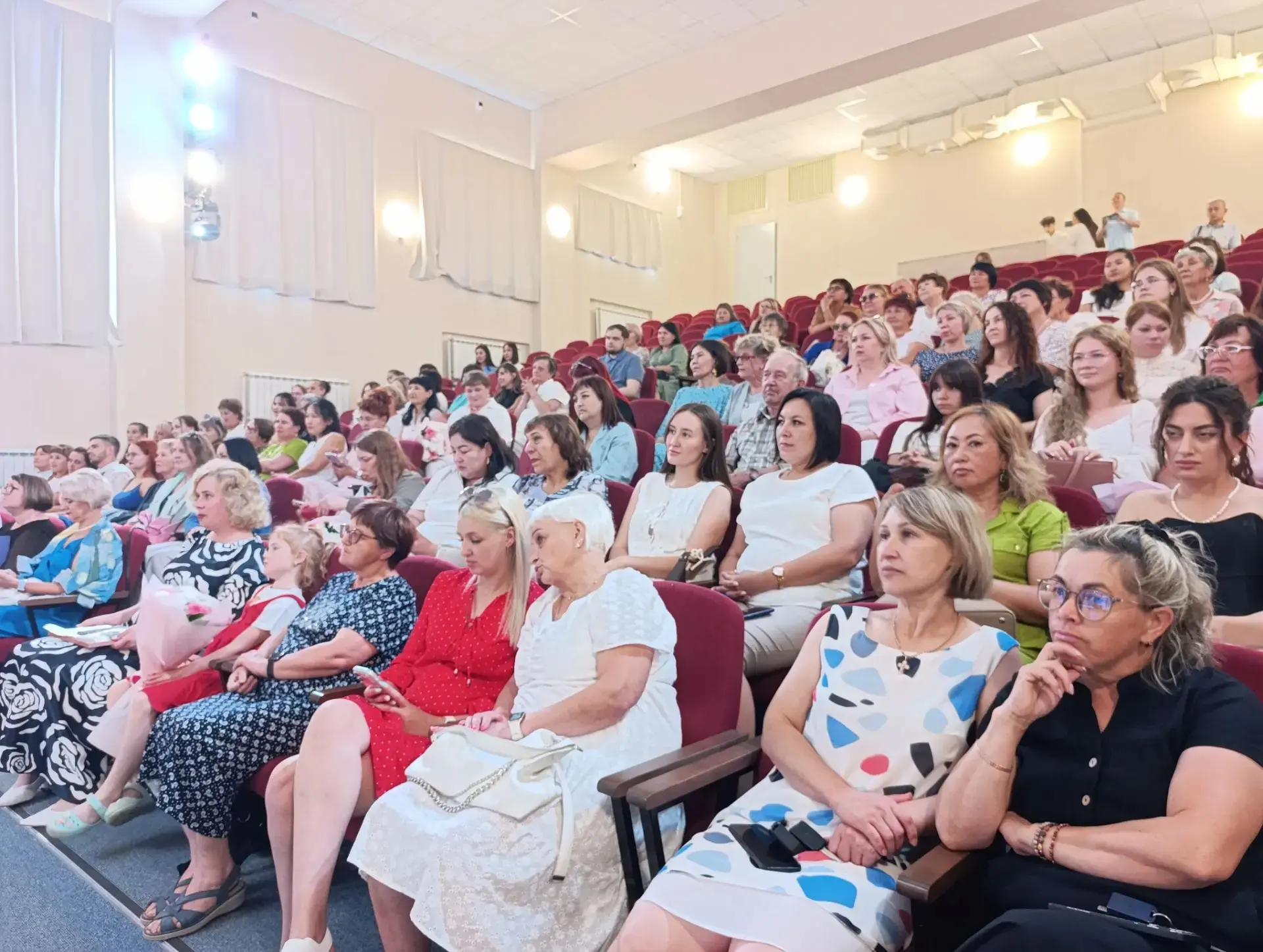 В Майминском районе в преддверии Дня медицинского работника чествовали представителей профессиональн