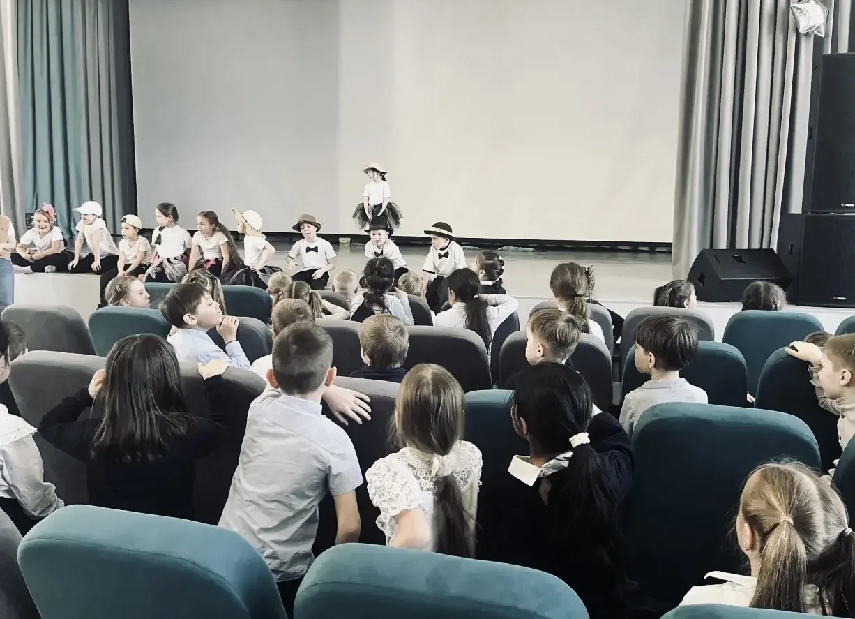 🎭 Всемирный день театра в нашей школе! В преддверии праздника в нашей школе прошел установочный сбор