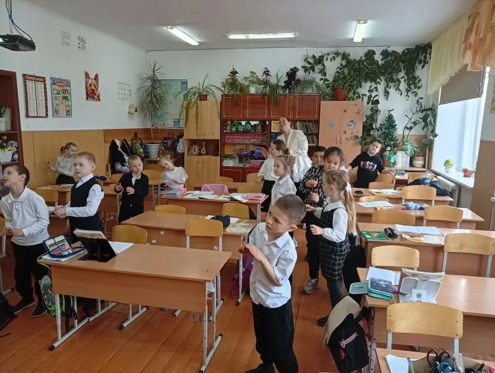 🚀Наши юные космонавты🚀 1б и 4а класса, приняли активное участие в акции «Космический талисман», где 