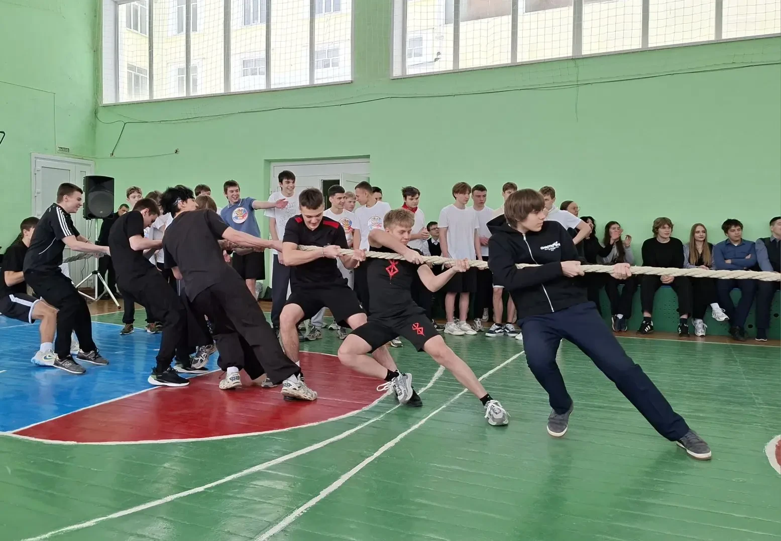 💪 «А ну‑ка, парни!» — спортивная эстафета в рамках Недели Мужества!  В преддверии Дня защитника Отеч