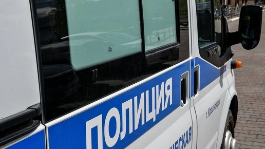 В Красноярске мужчину осудили за нападения с ножом на два магазина ради настойки и 3 ты...